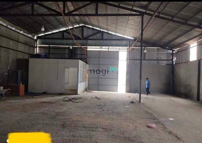 Hình ảnh Cho thuê mặt bằng kho 400m2 ngã tư Ga, Ql1A Quận 12