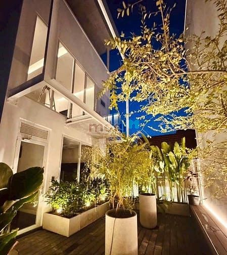 Hình ảnh BÁN CHDV 5 Tầng Kiên Cố– Có thang máy -HXH Lê Văn Thịnh