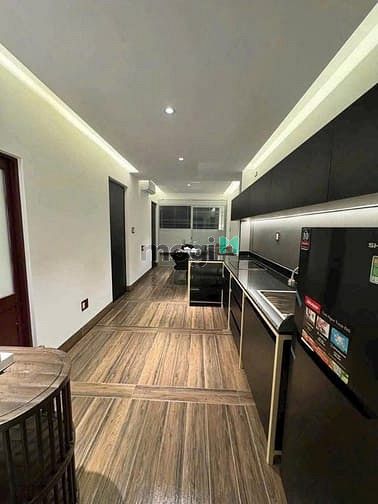 Hình ảnh BÁN CHDV 5 Tầng Kiên Cố– Có thang máy -HXH Lê Văn Thịnh