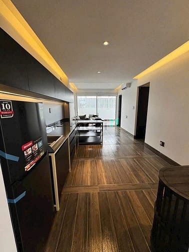 Hình ảnh BÁN CHDV 5 Tầng Kiên Cố– Có thang máy -HXH Lê Văn Thịnh