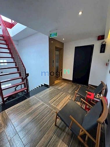 Hình ảnh BÁN CHDV 5 Tầng Kiên Cố– Có thang máy -HXH Lê Văn Thịnh