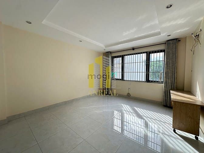Hình ảnh Nhà Phố Đường Trần Não Hầm 3 Lầu 6 phòng Giá 30 triệu
