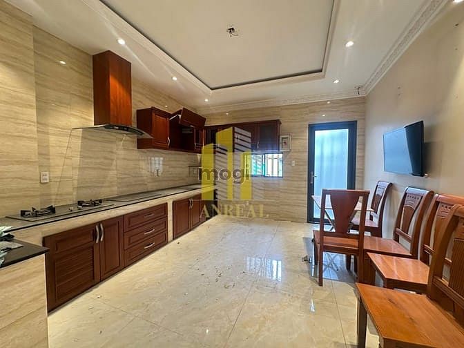 Hình ảnh Nhà Phố Đường Trần Não Hầm 3 Lầu 6 phòng Giá 30 triệu