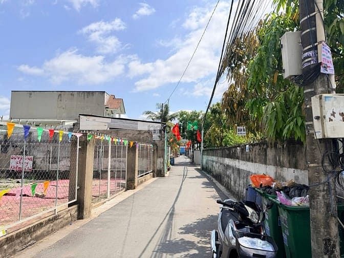 Hình ảnh Chính Chủ Gửi Bán Lô Đất Hẻm 922 Xe Tải Ra Vô Đường Nguyễn Thị Định