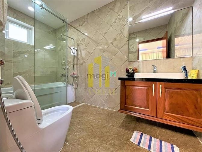 Hình ảnh Biệt Thự Trần Não 340m2 Sân Vườn Rộng - Đầy Đủ Nội Thất