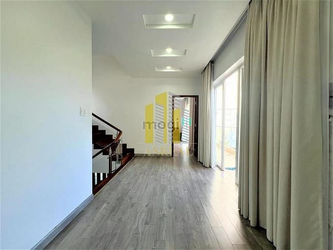 Hình ảnh Biệt Thự Trần Não 340m2 Sân Vườn Rộng - Đầy Đủ Nội Thất