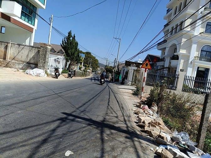 Hình ảnh Bán nền đất biệt thự 497,9m thổ cư Mặt tiền đường Nam Hồ Đà Lạt