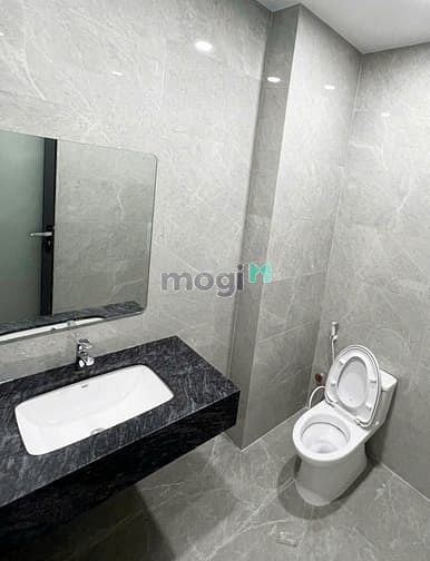 Hình ảnh Cho thuê nhà 345 Nguyễn Trãi Quận 1 DT 4x30m nở hậu 7m 6 lầu Thang máy