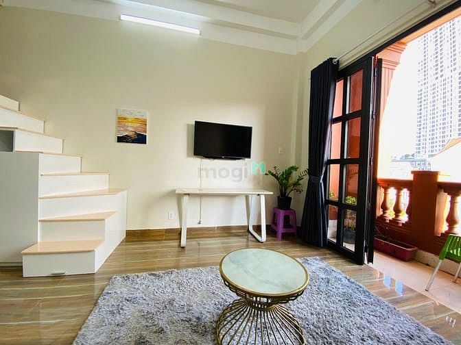 Hình ảnh CHO THUÊ CĂN HỘ DUPLEX Ban Công Lớn Ngay Trung Tâm