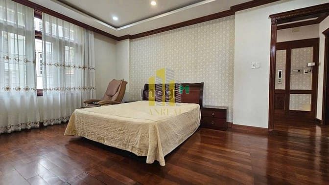 Hình ảnh Biệt Thự Cao Cấp Trần Não - Thang Máy - Nội Thất Xịn - Giá 99 Triệu