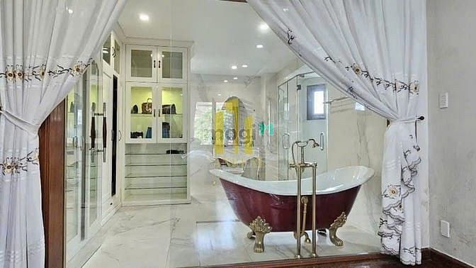Hình ảnh Biệt Thự Cao Cấp Trần Não - Thang Máy - Nội Thất Xịn - Giá 99 Triệu