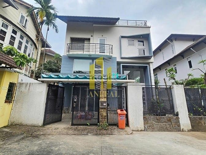 Hình ảnh Cho Thuê Biệt Thự Thảo Điền 17x17m Có Sân Vườn - Giá 3500 USD