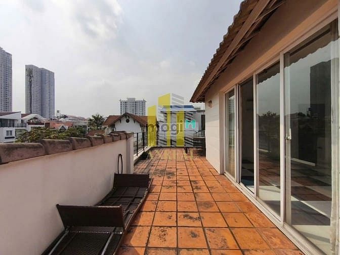 Hình ảnh Cho Thuê Biệt Thự Thảo Điền 17x17m Có Sân Vườn - Giá 3500 USD