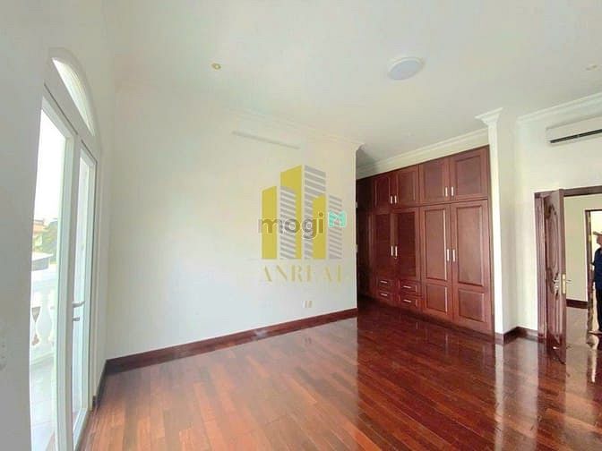 Hình ảnh Biệt Thự Cho Thuê Lâu Dài 400m2 Có Sẵn Nội Thất Giá 139 Triệu