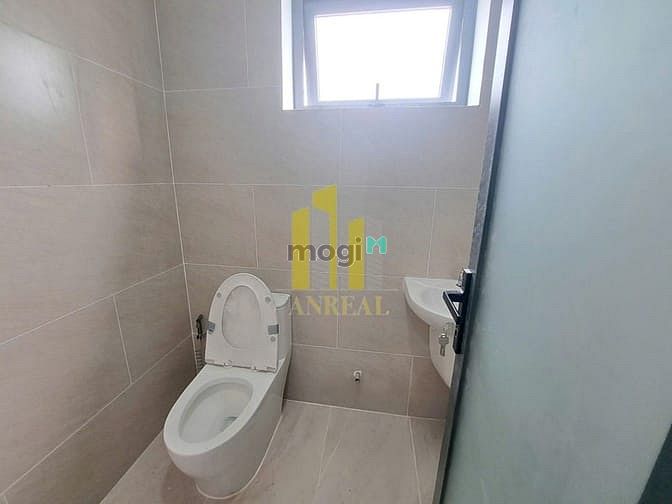 Hình ảnh Tòa Văn Phòng Lương Định Của 450m2 - 4 Lầu Trống Suốt, Có Thang Máy