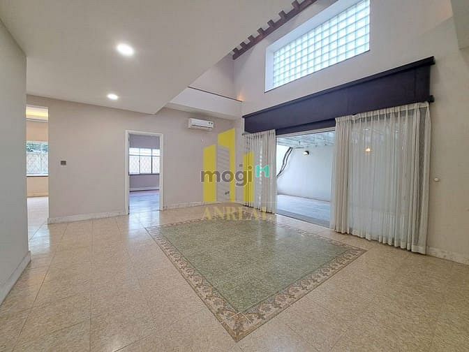 Hình ảnh Biệt Thự Khu Compound Đường Trần Não - Sân Vườn Hồ Bơi