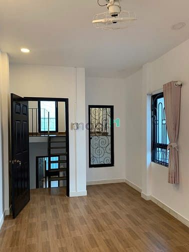 Hình ảnh Cho Thuê Nhà 2 Mặt Tiền Hẻm - Trung Tâm Q3