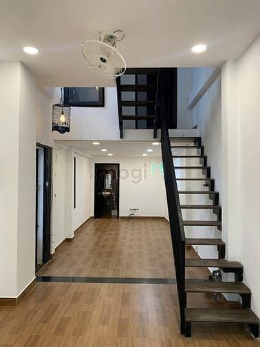 Hình ảnh Cho Thuê Nhà 2 Mặt Tiền Hẻm - Trung Tâm Q3