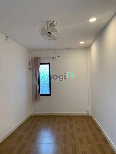Hình ảnh Cho Thuê Nhà 2 Mặt Tiền Hẻm - Trung Tâm Q3