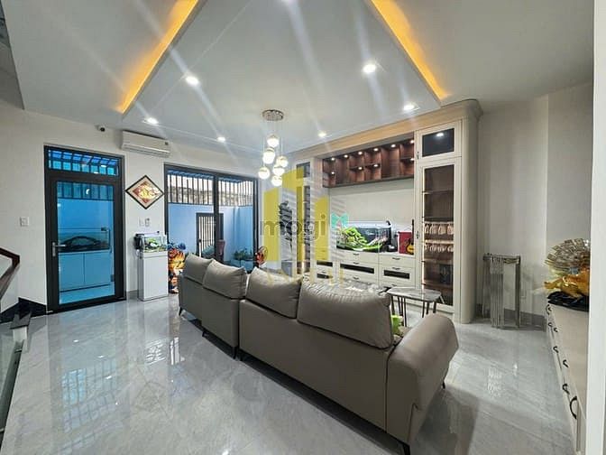 Hình ảnh Nhà Đấy Đủ Nội Thất 5 Phòng Giá 55 Triệu - Hầm 3 Lầu