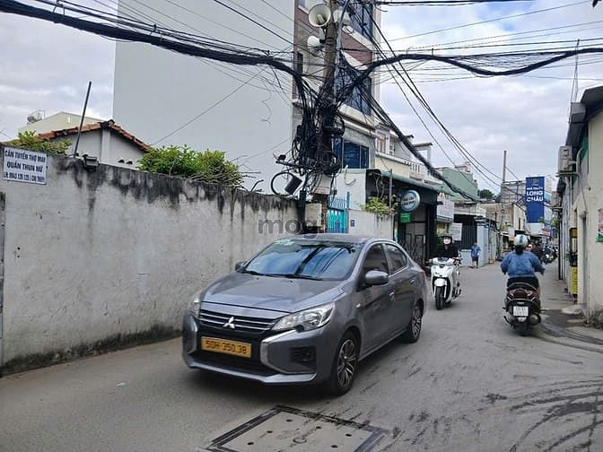 Hình ảnh Bán Đất Mặt tiền số 339B Lê Văn Thịnh Quận 2ngang hơn 23m đang có HĐ