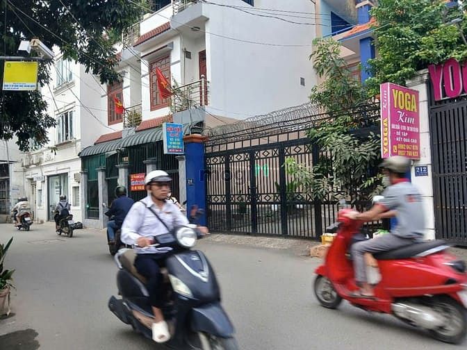 Hình ảnh Bán Đất Mặt tiền số 339B Lê Văn Thịnh Quận 2ngang hơn 23m đang có HĐ