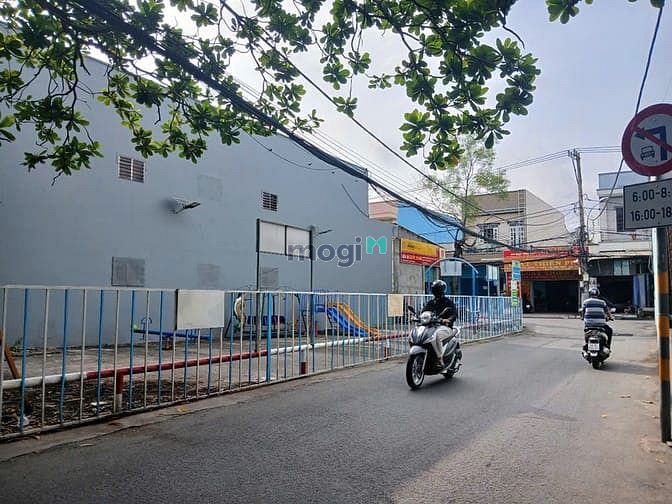Hình ảnh Bán Đất Mặt tiền số 339B Lê Văn Thịnh Quận 2ngang hơn 23m đang có HĐ