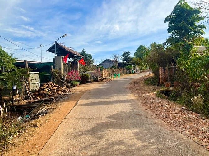 Hình ảnh Bán ĐấT full Thổ Cư 150m2 Tại EaKie giá Chỉ 200 Triệu