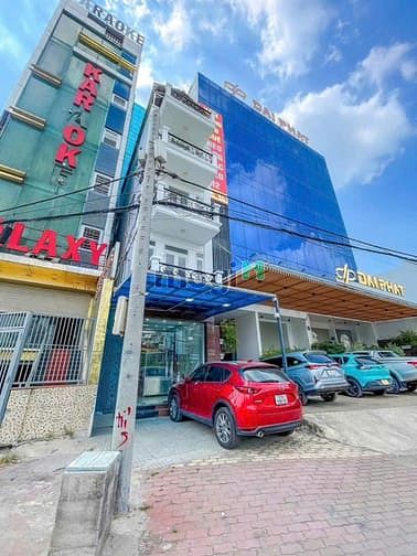 Hình ảnh Bán Nhà PHỞ Ngay Mặt Đường HÀ HUY GIÁP