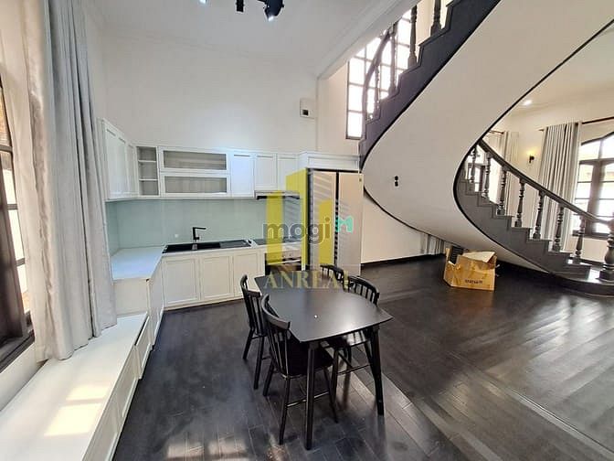 Hình ảnh Biệt Thự Sân Vườn Thảo Điền 480m2 - Có Hồ Bơi - Giá 130 Triệu