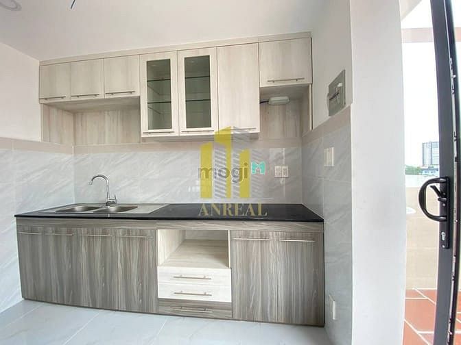 Hình ảnh Cho Thuê Tòa Nhà Văn Phòng 5 Lầu Sàn Trống Đường Trần Não Giá 55 Triệu