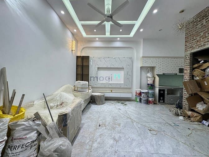 Hình ảnh Cần bán gấp nhà mới - thang máy - Đê La Thành