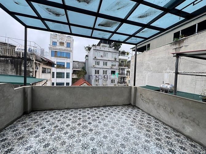 Hình ảnh Cần bán gấp nhà mới - thang máy - Đê La Thành