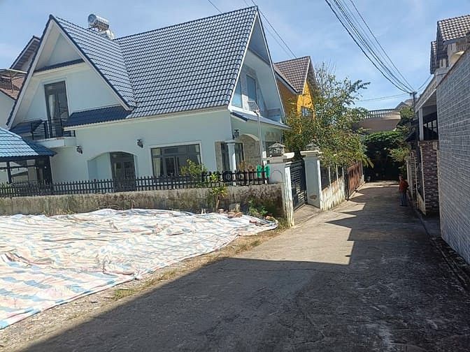 Hình ảnh Bán đất biệt thự thổ cư đường Nam Hồ Đà Lạt, đường ô tô đất bằng phẳng