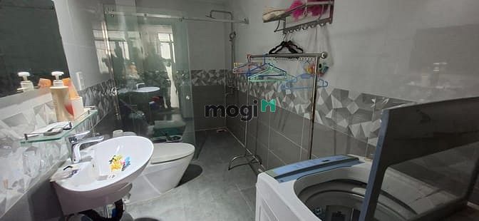 Hình ảnh Nguyễn Hiền Q.3 - cư xá Đô Thành Saigon xưa   3,6M x 13m 4 tầng sân th