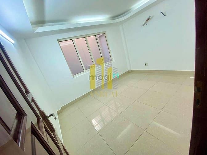 Hình ảnh Cho Thuê Nhà Mặt Tiền Nguyễn Hoàng Hầm 4 Lầu Giá 40 Triệu