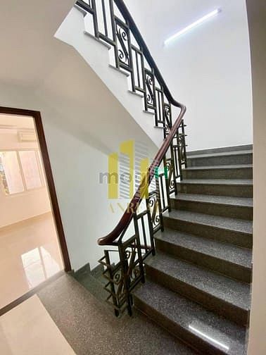 Hình ảnh Cho Thuê Nhà Mặt Tiền Nguyễn Hoàng Hầm 4 Lầu Giá 40 Triệu