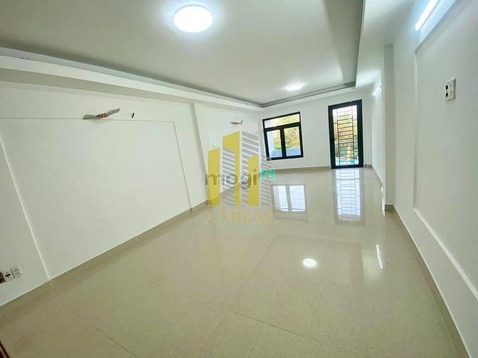 Hình ảnh Cho Thuê Nhà Mặt Tiền Nguyễn Hoàng Hầm 4 Lầu Giá 40 Triệu