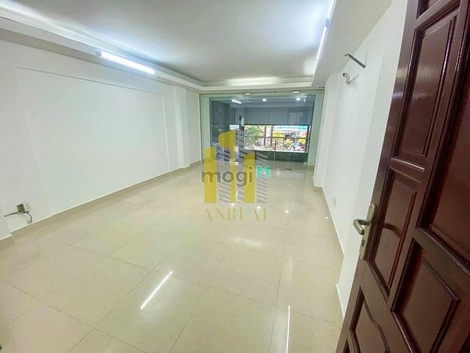 Hình ảnh Cho Thuê Nhà Mặt Tiền Nguyễn Hoàng Hầm 4 Lầu Giá 40 Triệu