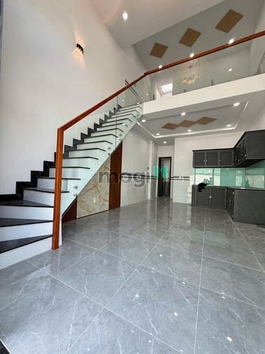 Hình ảnh Bán nhà hẻm thông đường xe tải