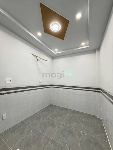 Hình ảnh Bán nhà hẻm thông đường xe tải