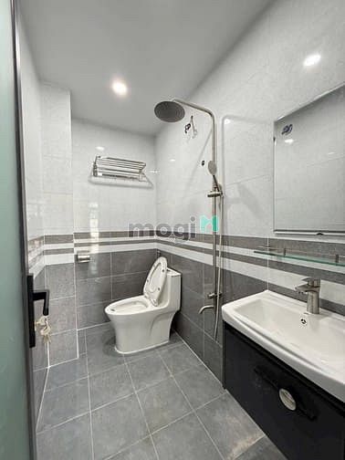 Hình ảnh Bán nhà hẻm thông đường xe tải