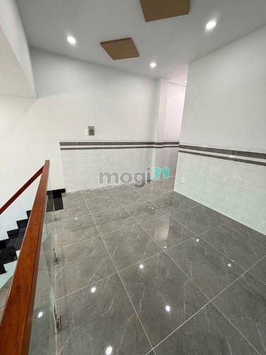 Hình ảnh Bán nhà hẻm thông đường xe tải