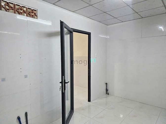 Hình ảnh Nhà 4 tỷ song ngữ Lạc Hồng cấp 4 sân xe hơi 81m2 gồm 2PN sổ riêng