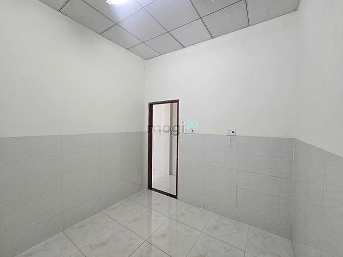 Hình ảnh Nhà 4 tỷ song ngữ Lạc Hồng cấp 4 sân xe hơi 81m2 gồm 2PN sổ riêng