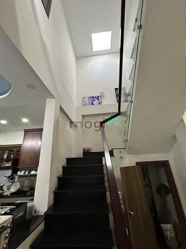 Hình ảnh Nhà đẹp - hẻm 766 Cách Mạng Tháng 8 Tân Bình - Hẻm thông xe tải