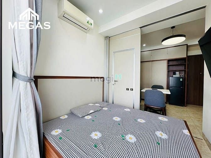 Hình ảnh Căn Hộ Full Nội Thất Cao Cấp _ Ban công, cửa sổ _ Ngay Cầu Tham Lương