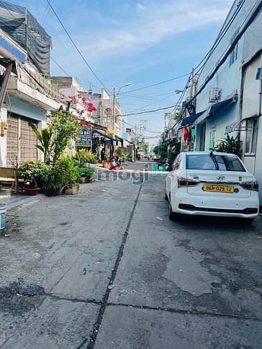 Hình ảnh Giá chỉ 4 tỷ 9, nhà đẹp hẻm 4m 4 Tầng - 4 PN - khu Lê Văn Quới