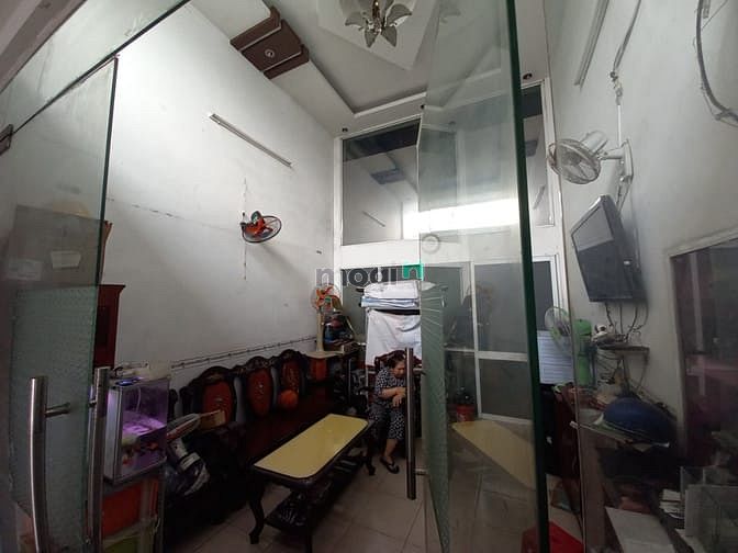 Hình ảnh Cần cho thuê mặt bằng mặt tiền đông người qua lại đường Nơ Trang Long
