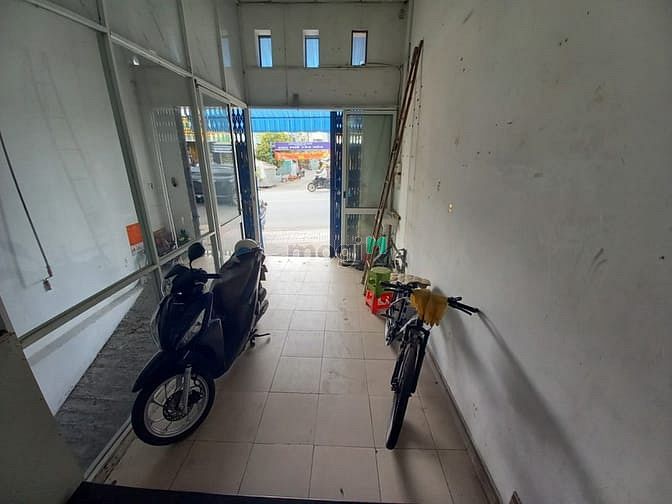 Hình ảnh Cần cho thuê mặt bằng mặt tiền đông người qua lại đường Nơ Trang Long
